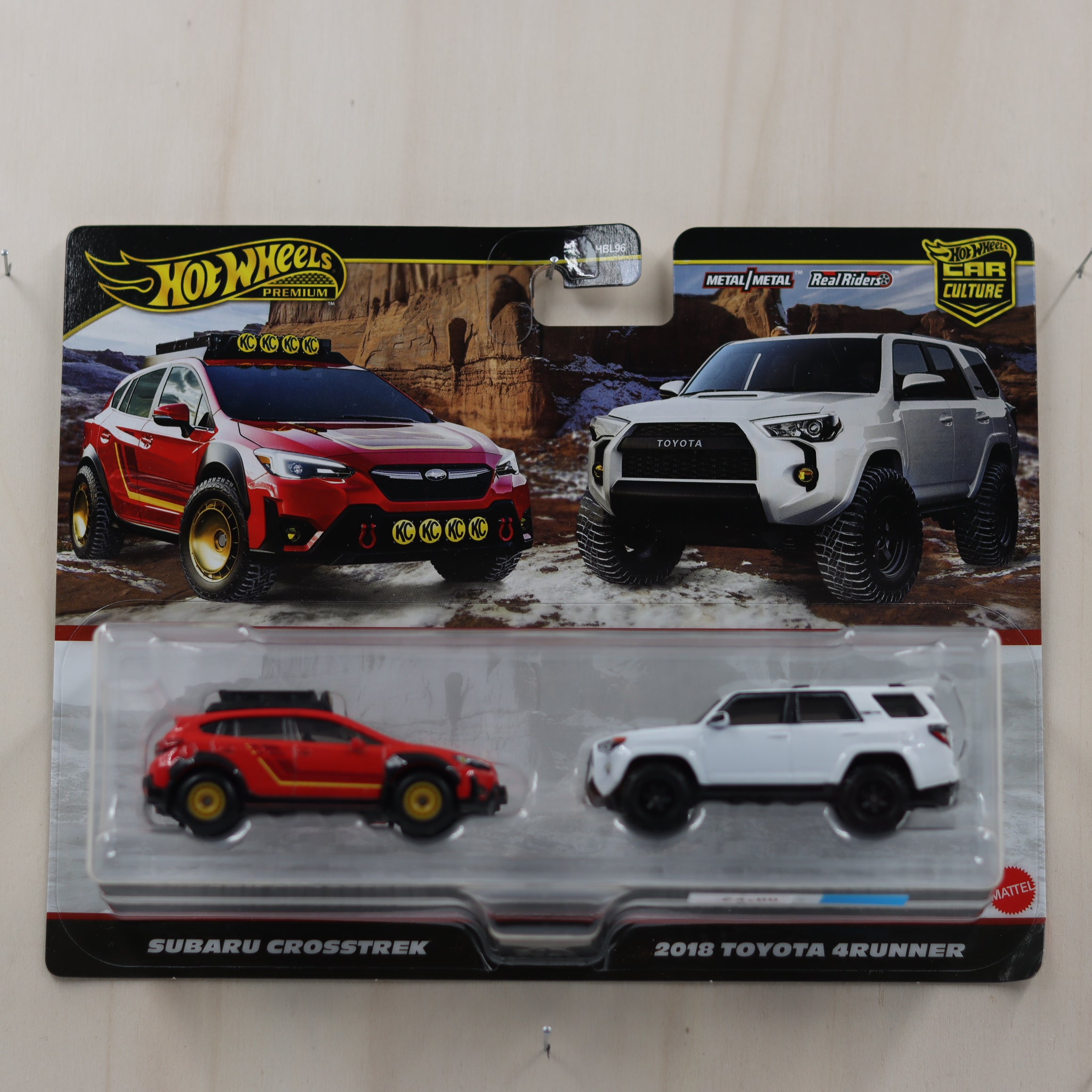SUBARU CROSSTREK  2018 TOYOTA 4RUNNER